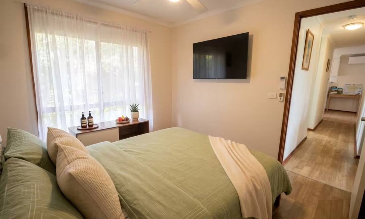 Meadow Heights House | Charming 3-Bedroom House in Meadow Heights - Perfect Family Retreat