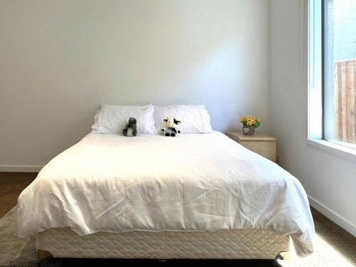 Ascot Vale Apartment | Charming 4Br 2Ba Family Retreat-Close Airport, CBD
