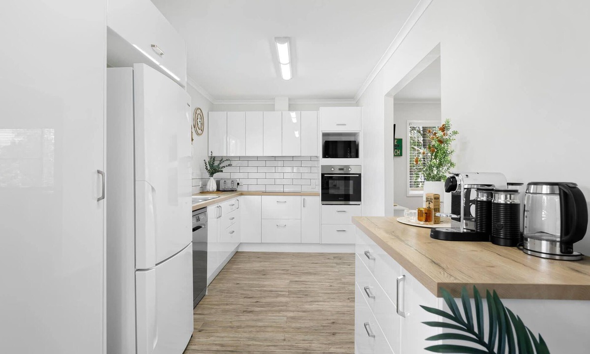 Maroochydore House | Charming 5-Bed Coastal Escape in Maroochydore