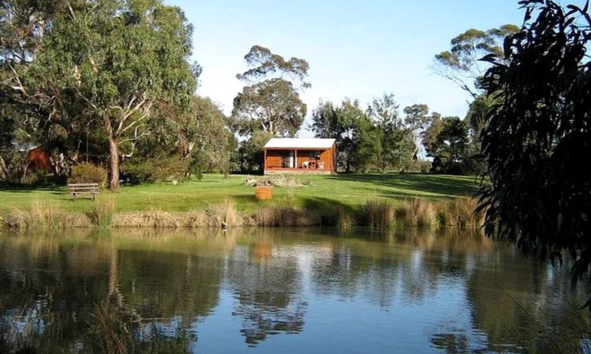 Nangkita Cabin | Charming Cabin Rental in the Countryside near Mount Compass, South Australia
