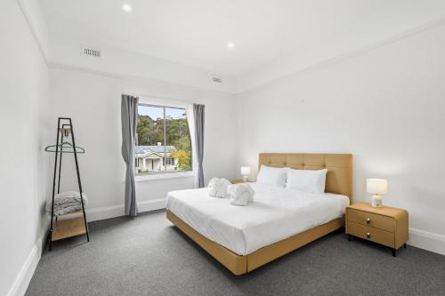 Sandy Bay House | Charming Sandy Bay Stay