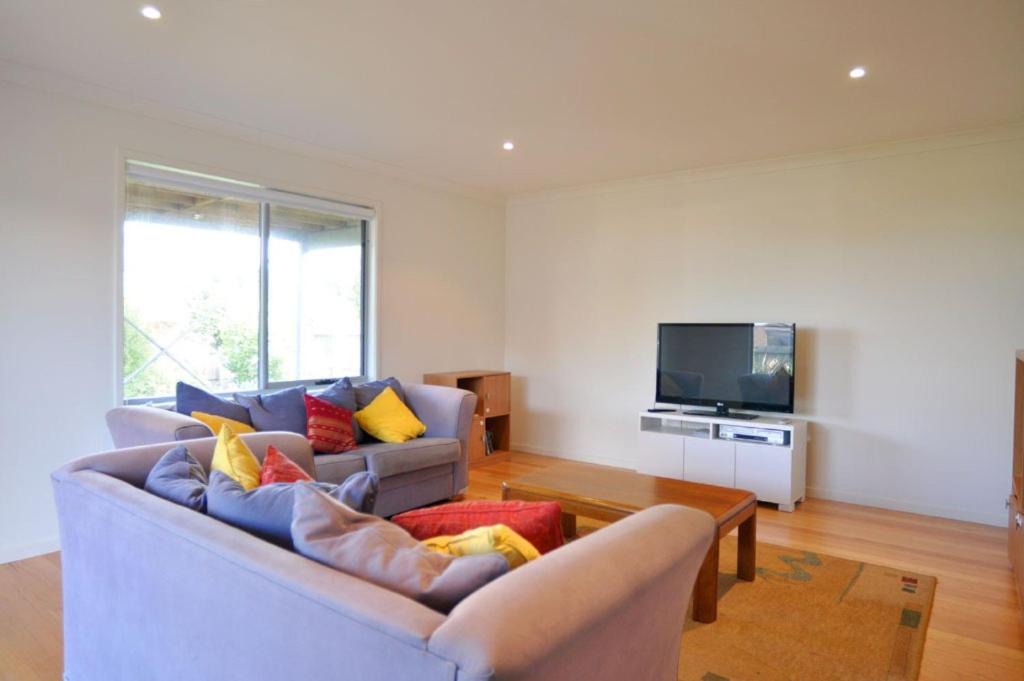 Inverloch House | Chiaro Villa - Surf Side