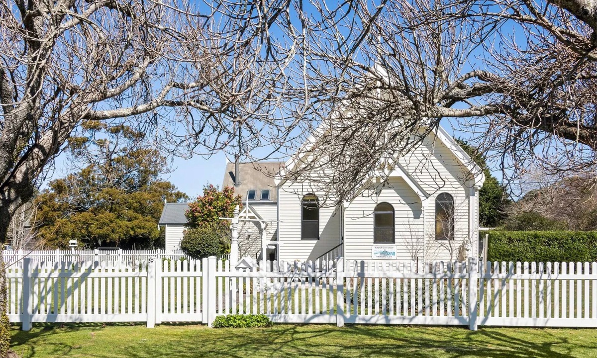 Robertson Apartment | Church Conversion @ 39 Hoddle Street - 2-bedroom apartment in lovely Robertson