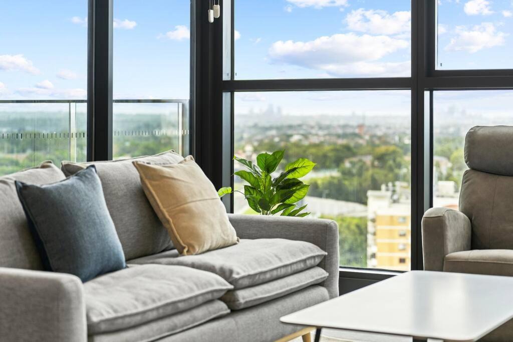 Homebush Apartment | City&Bridge View 2 Bed+Study in Homebush