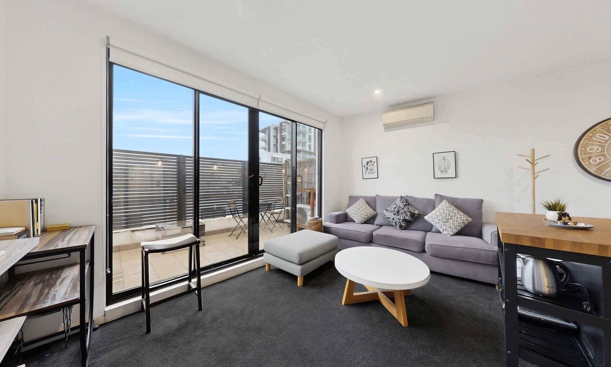 Richmond North Apartment | City-View 1-Bed Apartment Near Central Park