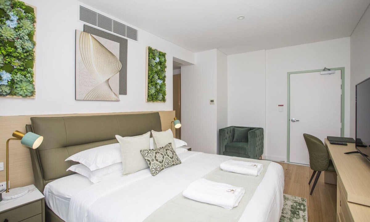 Perth Central Business District Hotel | Classic King Room - Quinn’s Botany Boutique K03