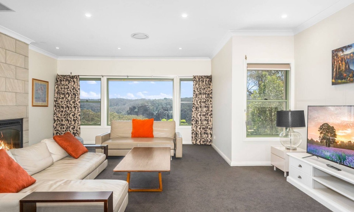 Katoomba House | Cliffnest House with 180 deg escarpment views