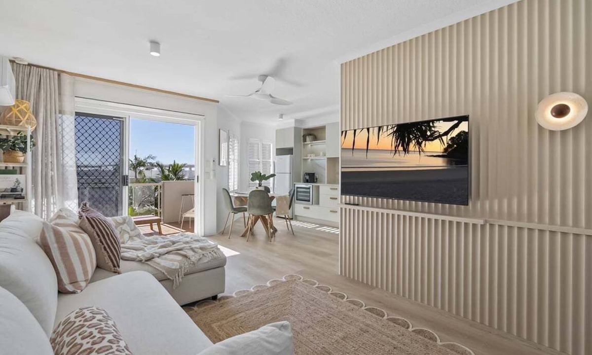 Maroochydore Resort | Coastal Beachside Rooftop Retreat 2 Bedroom Apartment