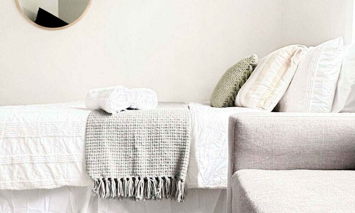 Woonona Apartment | Coastal Couples - Parking Wi-Fi - Coffee Netflix