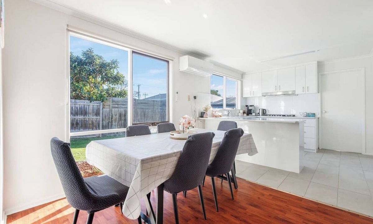 Tootgarook House | Coastal Grove Sunlit Stay near Beach and Hot Springs