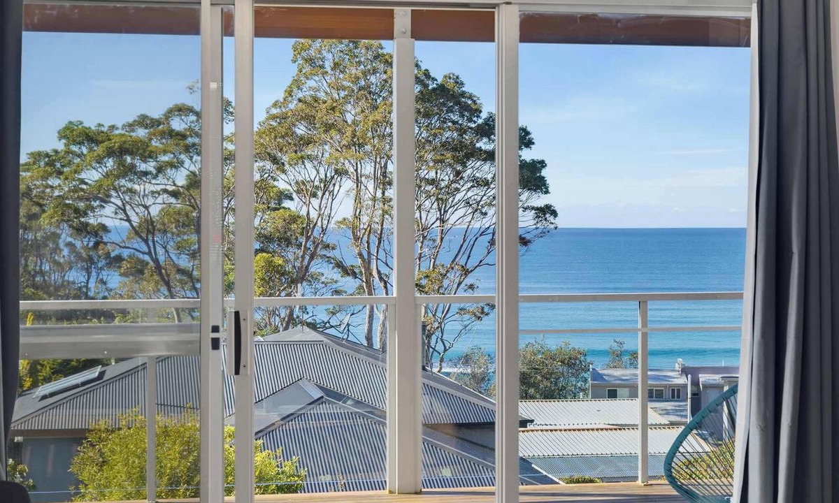 Denhams Beach House | Coastal Haven | Ocean Views + Pets Welcome.