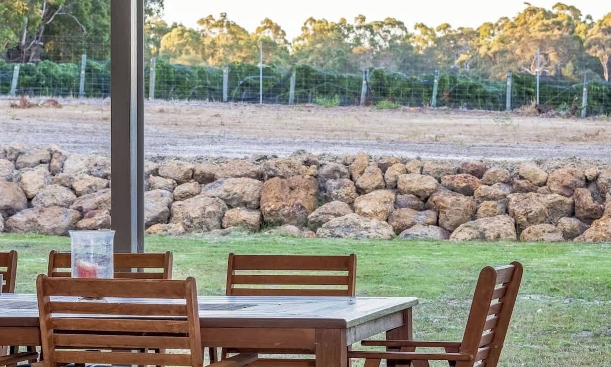 Yallingup Siding Villa | Cockatoo Lodge—Winery Retreat at Rivendell Estate