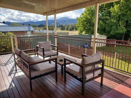 West Tamworth House | Coco's Cottage