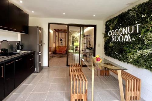 Remire Montjoly Apartment | Coconut Room - Entre mer et forêt avec piscine