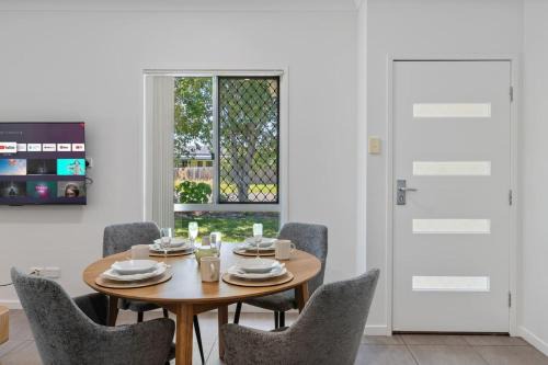 Mount Warren Park House | Comfortable 2 Bedroom Quiet Retreat for Relaxation