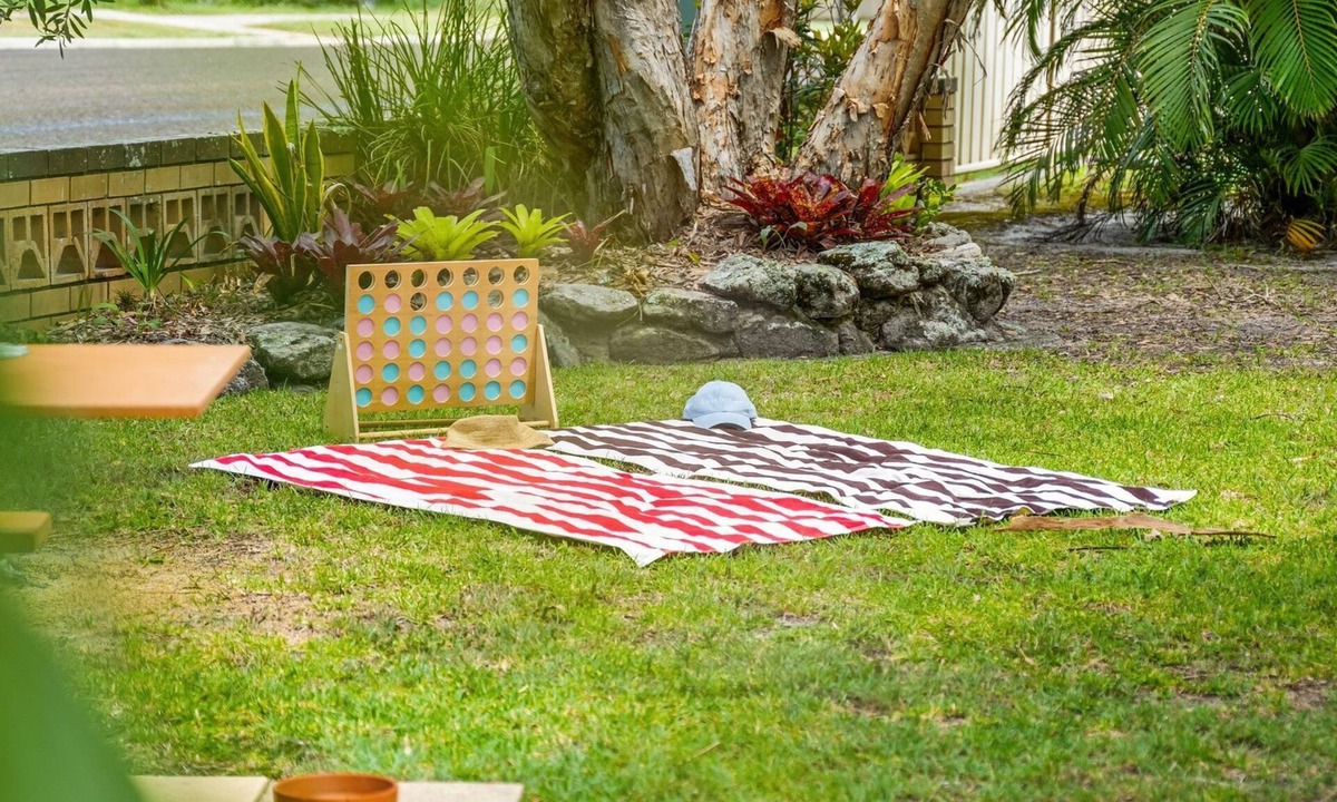 Evans Head Apartment | Comfortable 2BR coastal unit with WiFi, BBQ area, parking & linen included, close to beach, oval