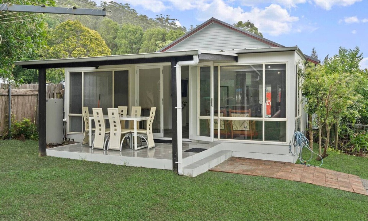 Ourimbah House | Comfy 4BDR/Free parking, near Train -motor way