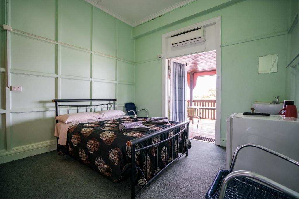 Clermont Hotel | Commercial Hotel