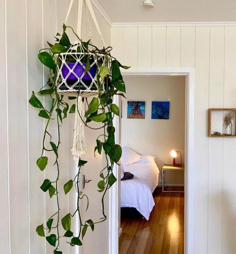 Frankston Apartment | Convenient Sunset Beach and Garden