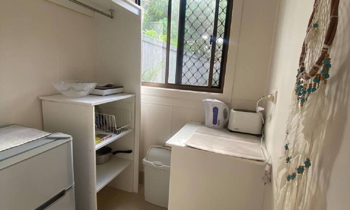 Buddina Apartment | Cosy Buddina Beach Guest suite with access to adjacent yoga studio