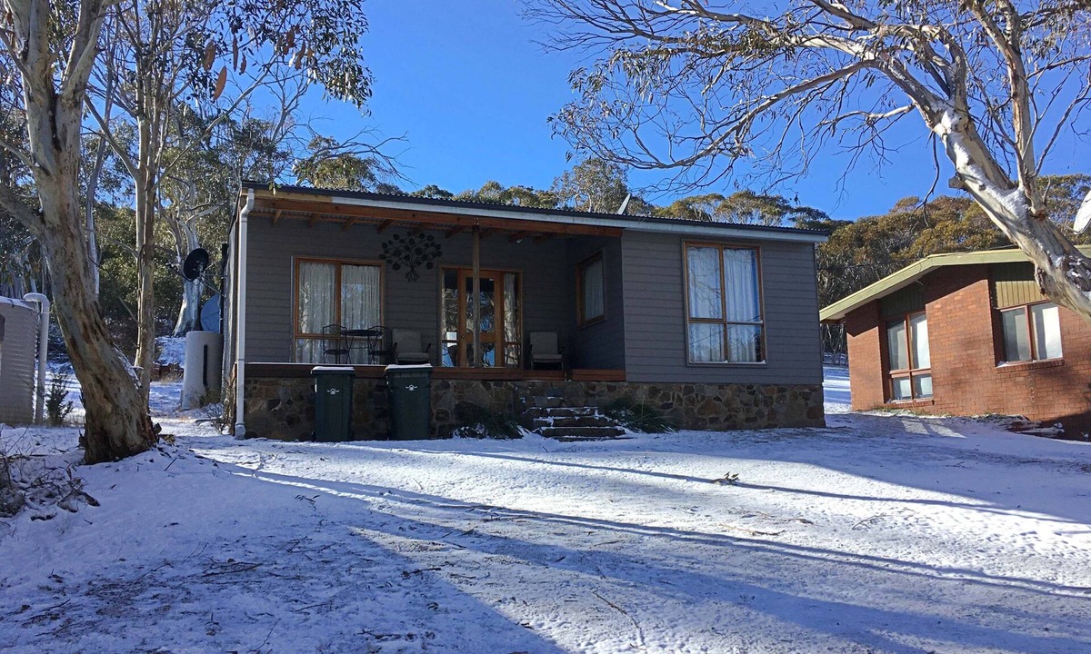 Anglers Reach House | Cosy Cottage at Anglers Reach close to Lake Eucumbene and Selwyn Snow Resort