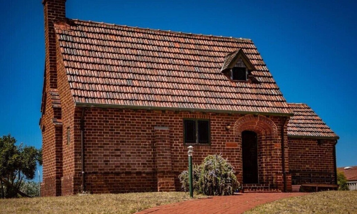 Geraldton Cottage | Cosy Heritage Retreat - Pet Friendly Rated as "Exceptional" by previous Guests.