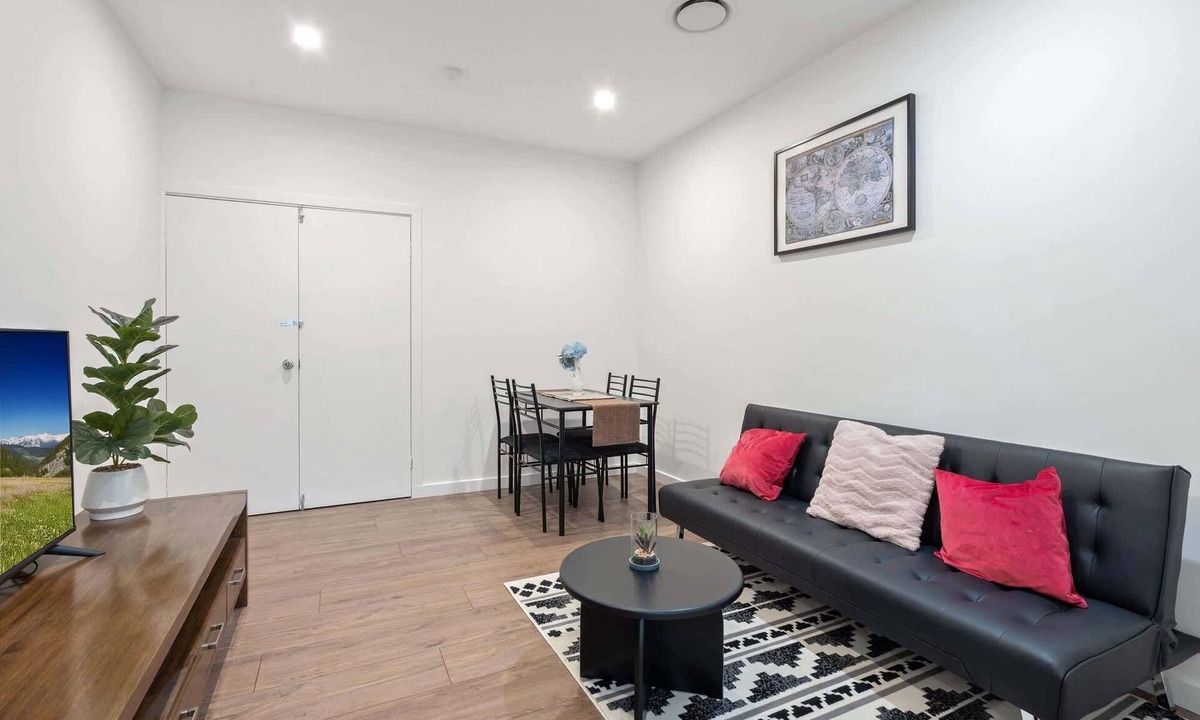 Kambah House | Cosy Kambah 1 Bedroom Near Shops & Parks