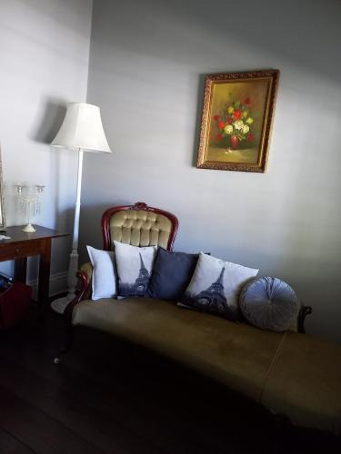 Ballarat House | Cosy on Mair