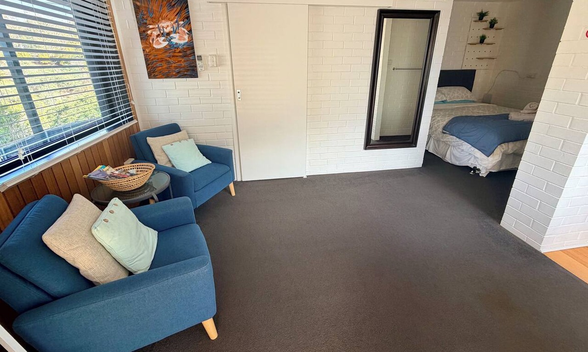 South Hobart Apartment | Cosy Studio in South Hobart, close to major attractions, with bush surroundings.