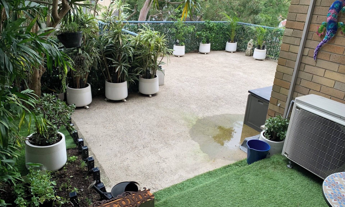 Lane Cove Apartment | Cosy Urban Retreat plus extra Spacious Terrace. Pet Friendly! 🐶 🐾 🐶