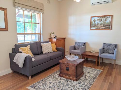Uraidla House | Cottage in Uraidla