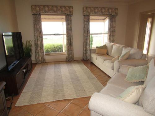 Melville House | Country Comfort