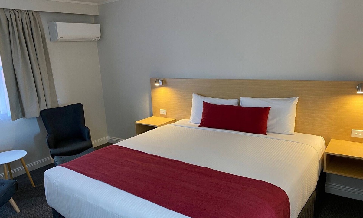 Coonabarabran Hotel | Country Gardens Motel