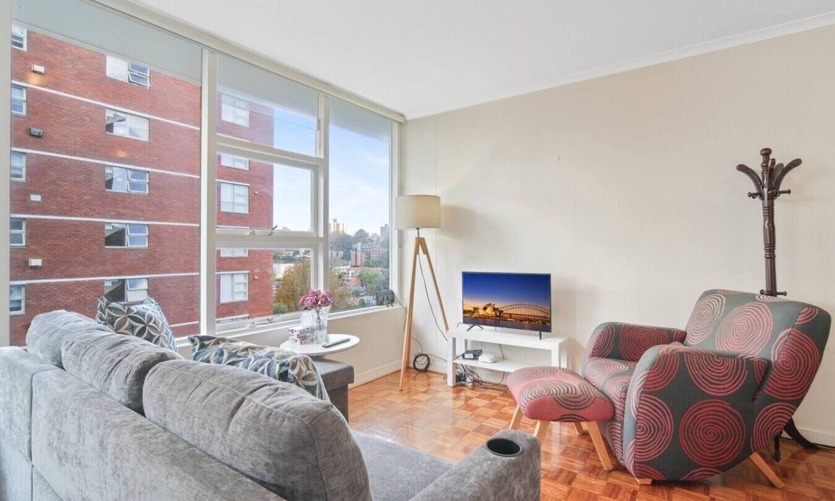 North Sydney Apartment | Cozy 1 Bed Harbour View Apartment and Free Carpark