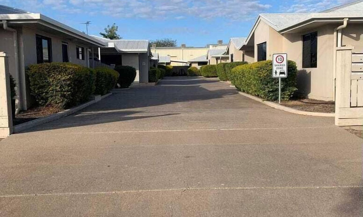 Emerald House | Cozy 1-bedroom fully furnished unit in marvelous Emerald with WiFi, AC, Laundry
