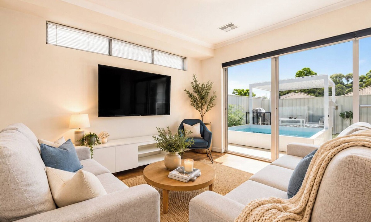 Mandurah House | Cozy Coastal Retreat | Marina, Beach & Plunge Pool