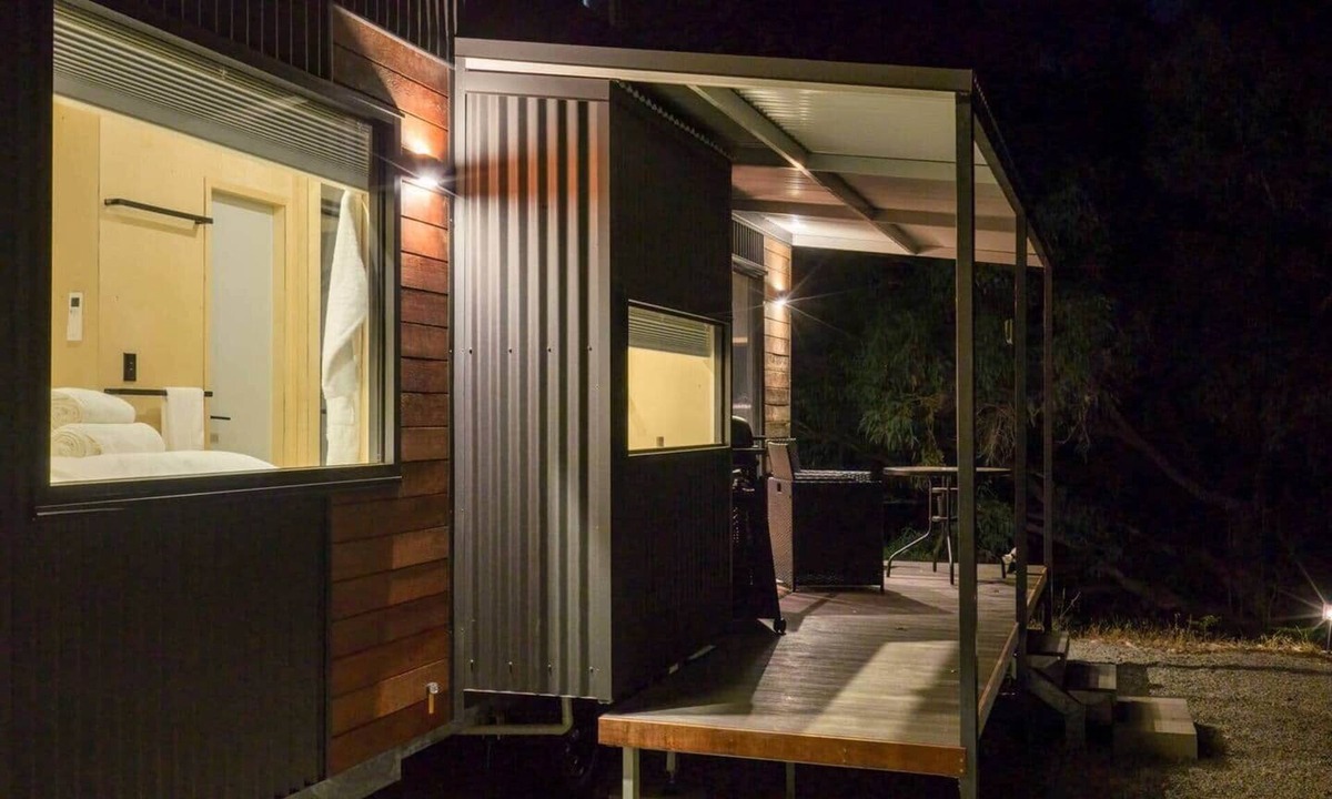 North Dandalup Cabin | Crown Equine Retreat Under the Bridge Romantic City Escape