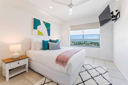 Darwin City Centre Apartment | Crystal Waterfront - A Panoramic Balcony Haven