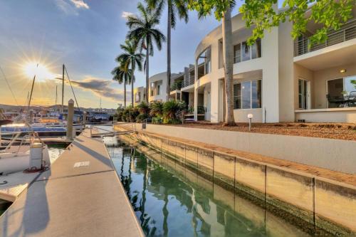 Cullen Bay Apartment | Cullen Bay Perfection