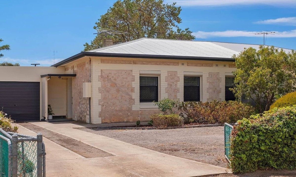 Murray Bridge House | Cute and Cosy - Events, Workers and Getaways