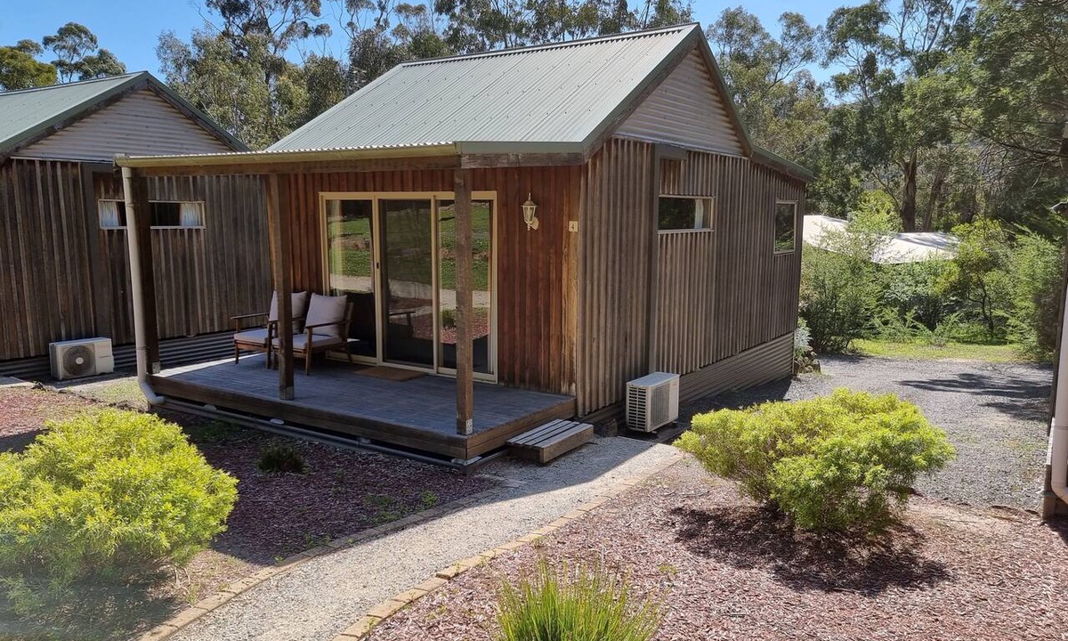 Halls Gap Cottage | D'Altons Studios
