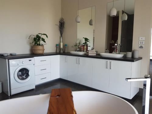 Glenaroua House | Dale View Luxury Accommodation