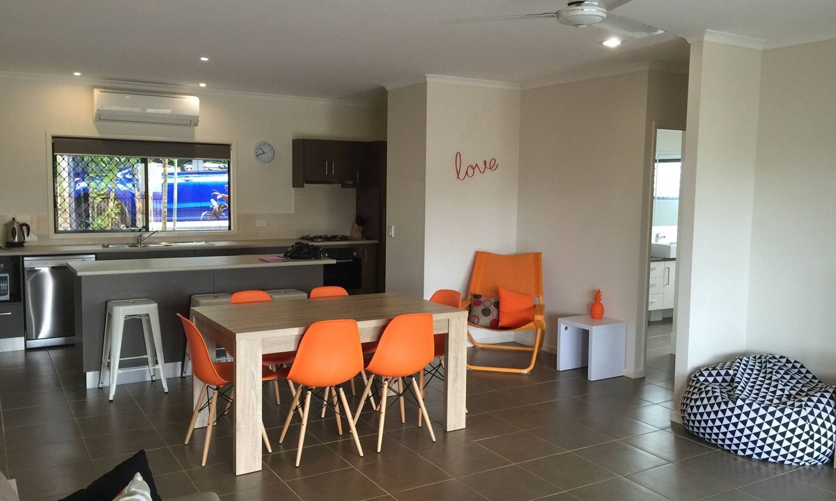 Mission Beach Apartment | Danlise Mission Beach Retreat a modern villa with its own private pool