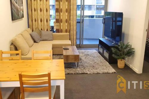Dickson Apartment | Delight in Dickson -2bd 2bth 2Csp Apt