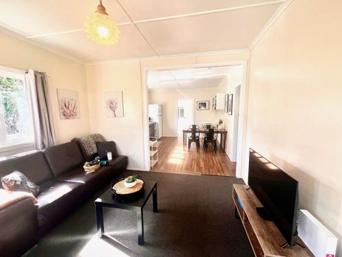 Stanthorpe House | Denham Cottage - Quart Pot Creek