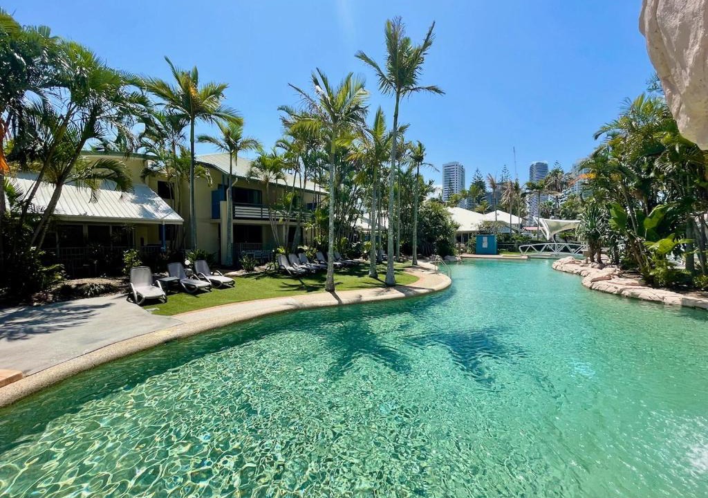 Mermaid Beach Apartment | Diamond Beach 85