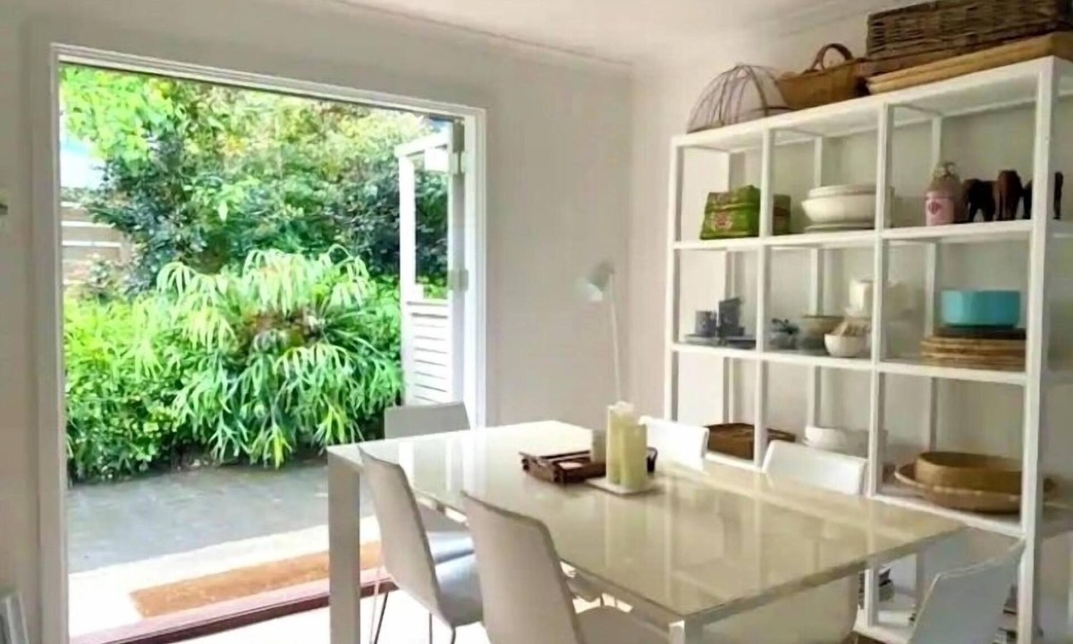 Dalmeny House | Dixie Margaret Surf Shack & MTB Trail Bikers Narooma