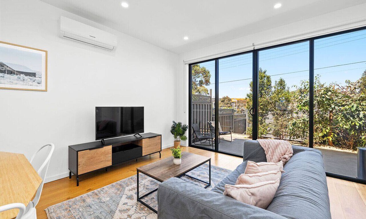 Moorabbin Villa | Domi Rentals - The Moorabbin Townhouse