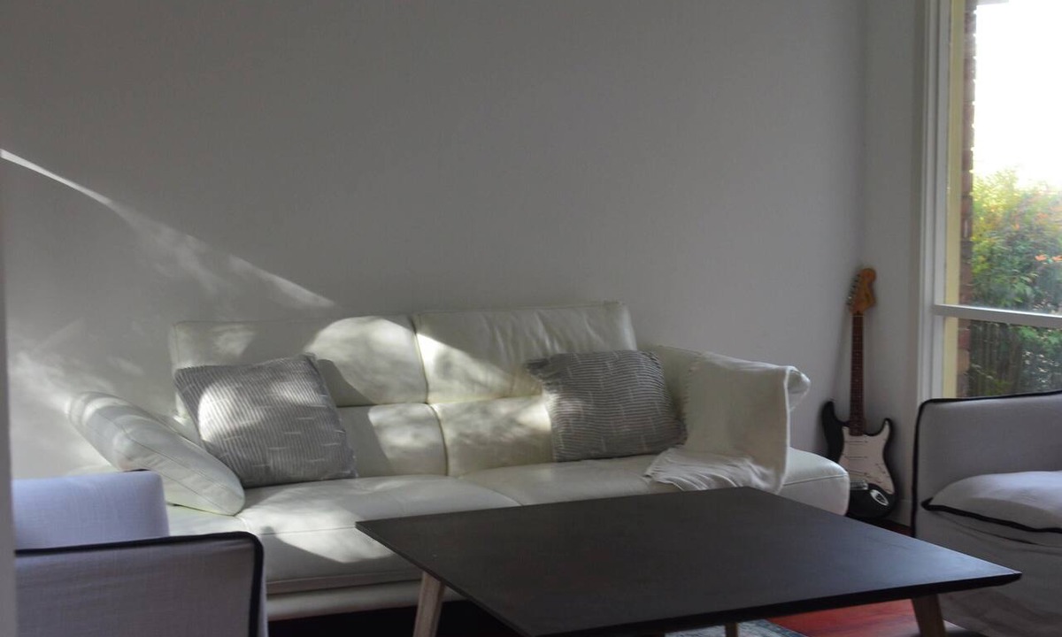 Donvale House | Donvale Holiday home 15 minutes drive to CBD3 bed rooms 1 minut walk to bus stop