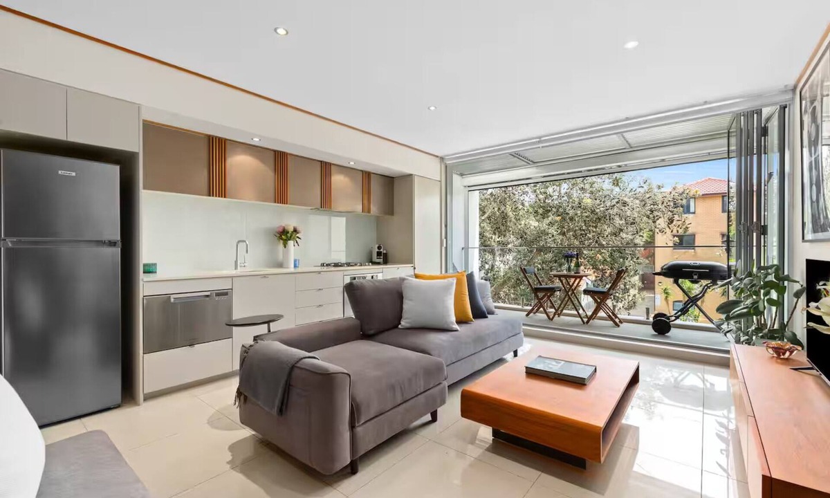 Bondi Beach Apartment | Drews Bondi Beach Pad - Music Inspired